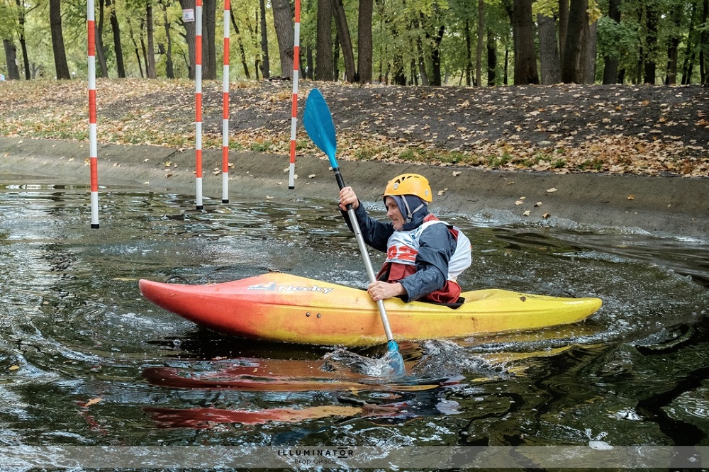 Самарский туризм. Каяк спортивный для гребного слалома. Клуб водного туризма. Байдарки в Королеве. Байдарки в Коренево.