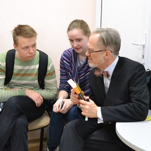 Включайтесь в дискуссию на английском языке