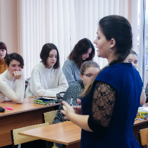 "Учитель года" поделилась опытом "современного учительства" со студентами