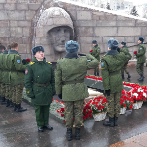 "Этих дней не смолкнет слава"